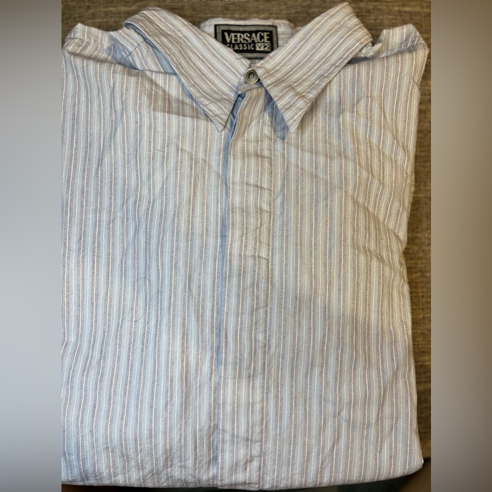 Versace - Picture 2 of 4